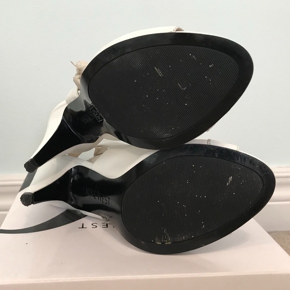Nine West White Shape Up Bootie Heels, 6.5M - Picture 7 of 7